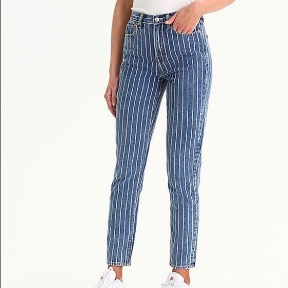 American Eagle (AE) Pin Stripe High Waisted Straight Leg Jeans Size 8 Short